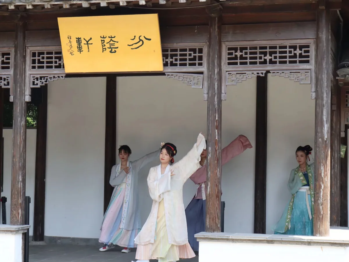 Dancers in traditional Chinese Hanfu robes performing